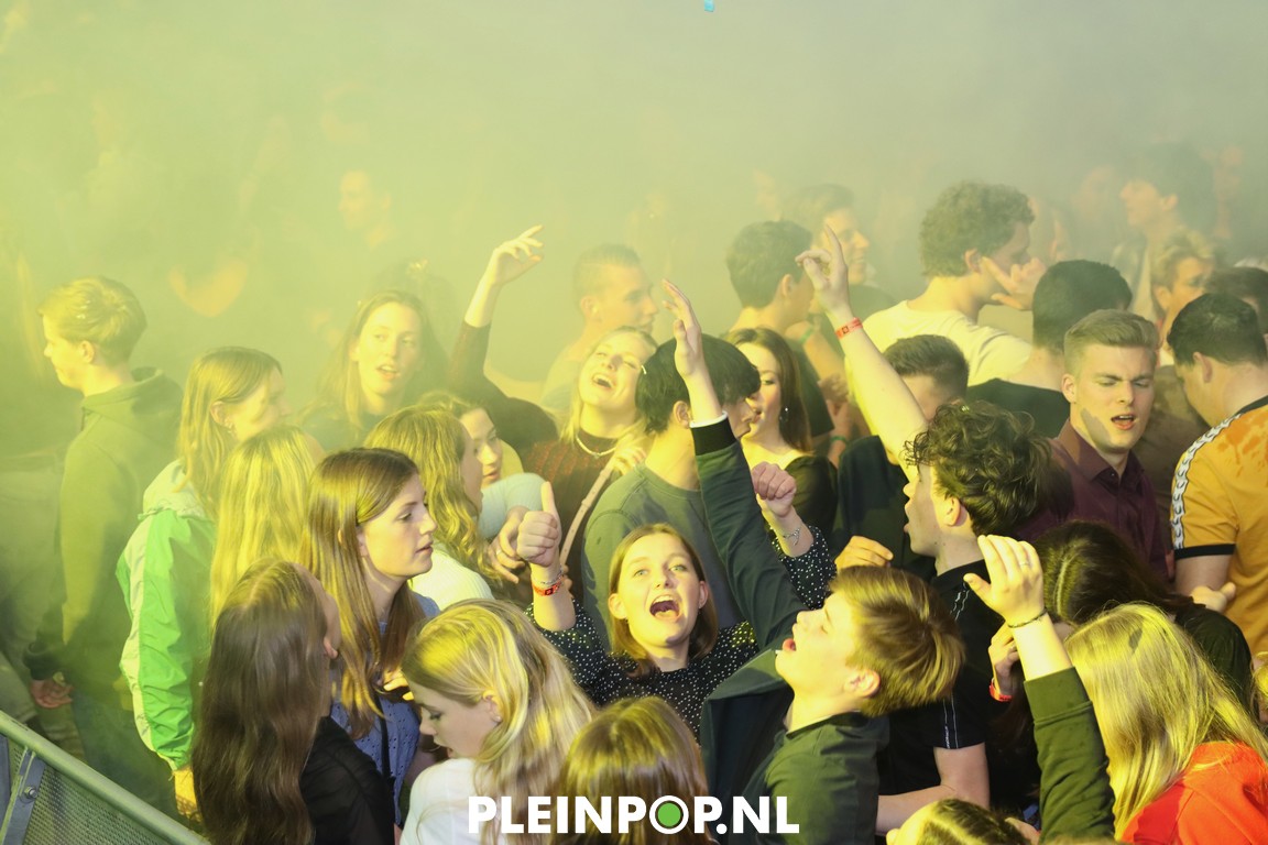 V R I J D A G     (124)